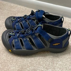 KEEN Newport H2 Sandals - Kids size 6 NEW